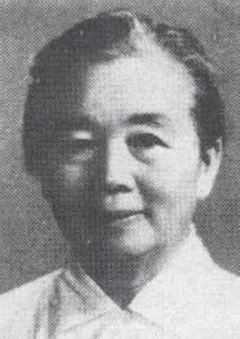 1939 年，一个女人带儿子千里寻夫到延安，却发现丈夫已娶 “无衔女将”，更崩溃
