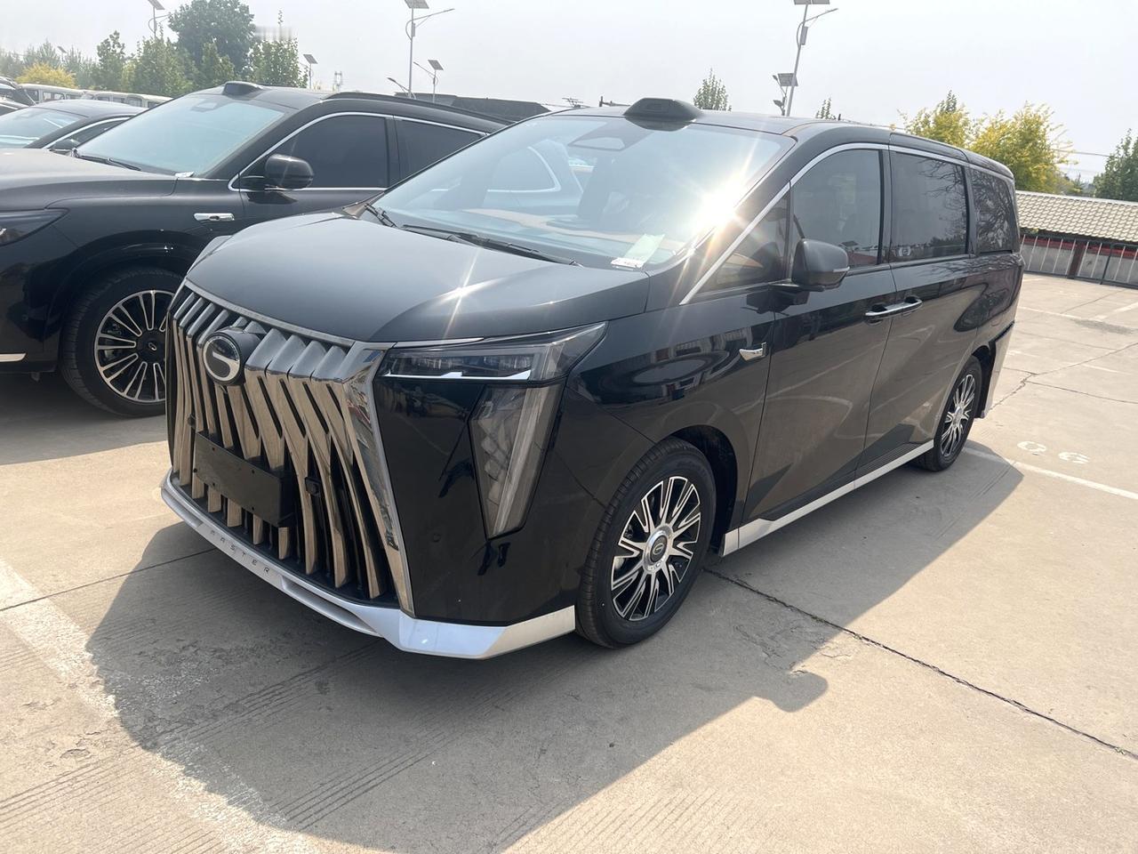 运损
传祺 2026款 向往M8 2.0T 宗师系列 激光雷达版 原版车，全车原