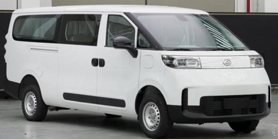 创新地采用摩托车双缸发动机作为增程器，体积小、重量轻，完美适配厢式车空间布局。该