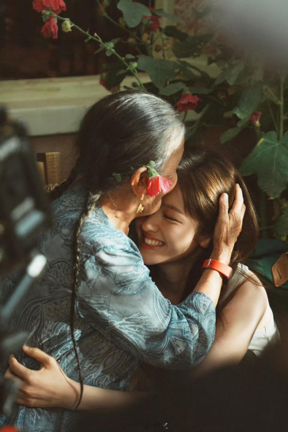 李兰迪我奶我妈的情孙情女永远会被李兰迪亲情戏打动又是被李兰迪亲情戏破防的一天！撒