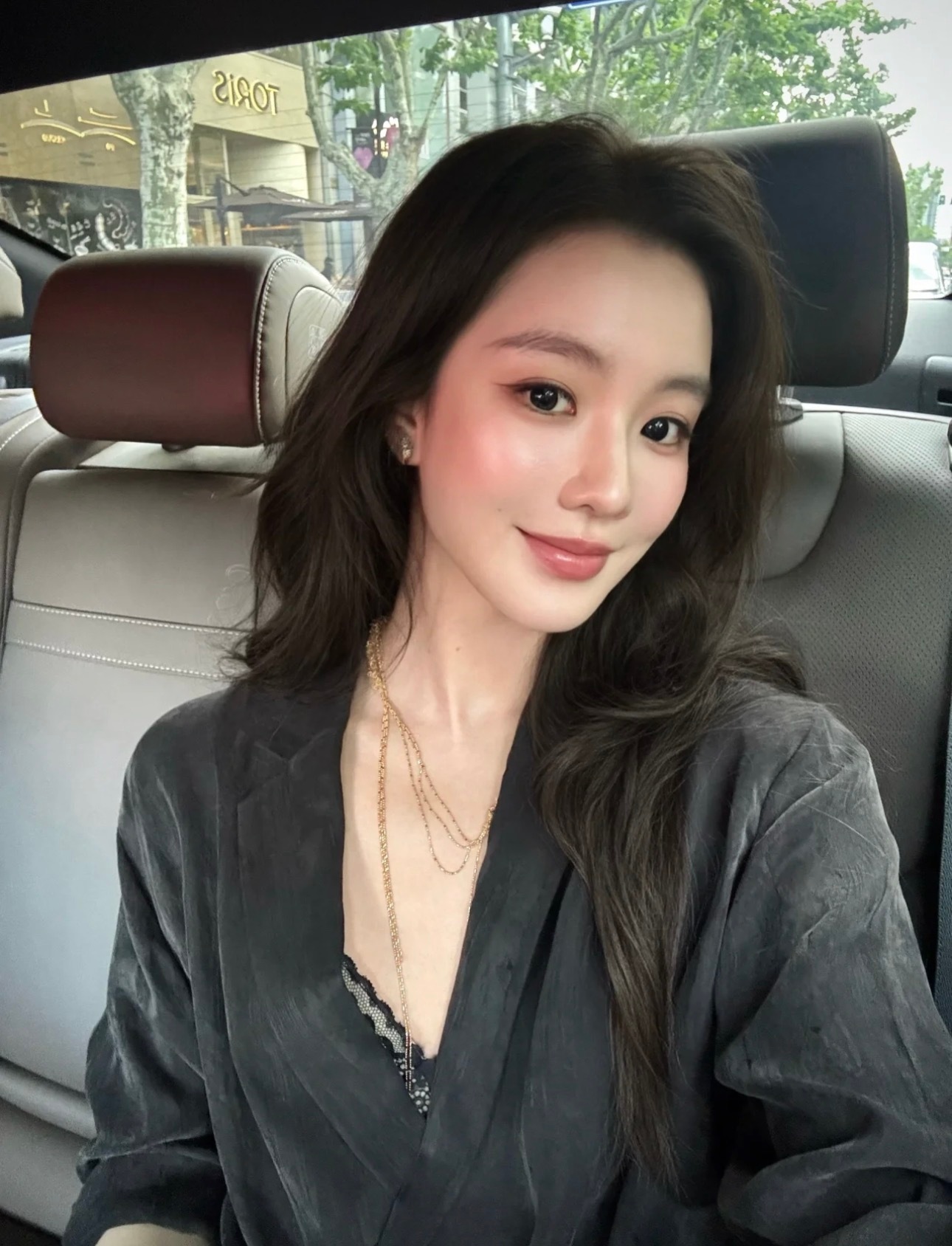 琪凌cp  不知道这个地方会有多少人走，多少人留，还是想在深夜留下这段话。今年我