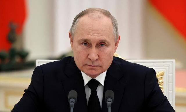 俄伊总统通电话，普京绝口不提出兵，9000万伊朗人认清一个现实
伊朗局势面临外部