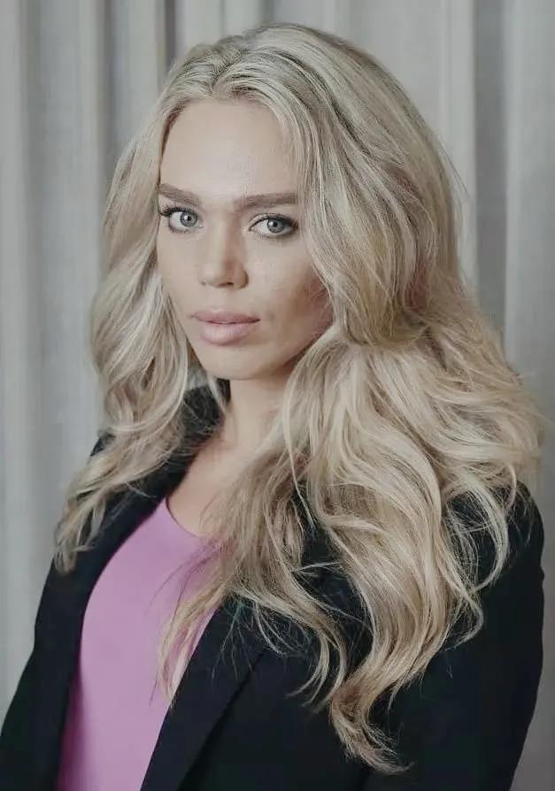 一旦染上毒瘾，一切都会荡然无存。洛尼·威利森曾经是好莱坞的明星，实现了美国梦，同