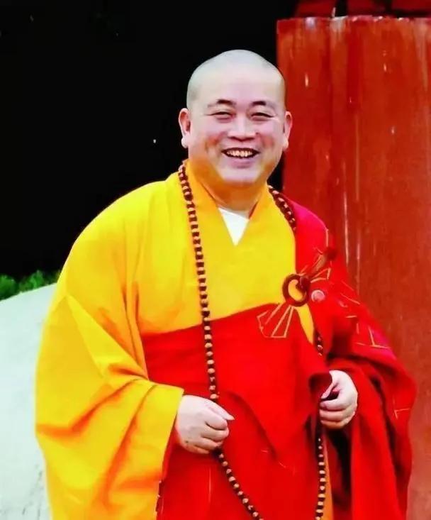 永信啊永信，你说你好好念你的经呗，为啥要当什么佛门CEO。天天吃香的喝辣的，养了