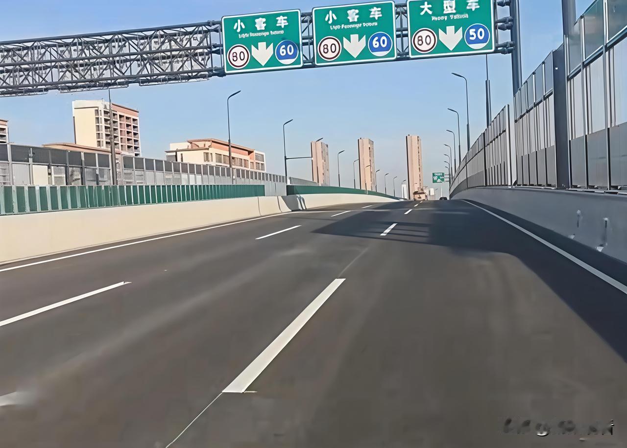 扬州江都人狂喜‼️江广快速路东延元旦通车✨
 
江都→扬州主城，仅需5分钟直达?