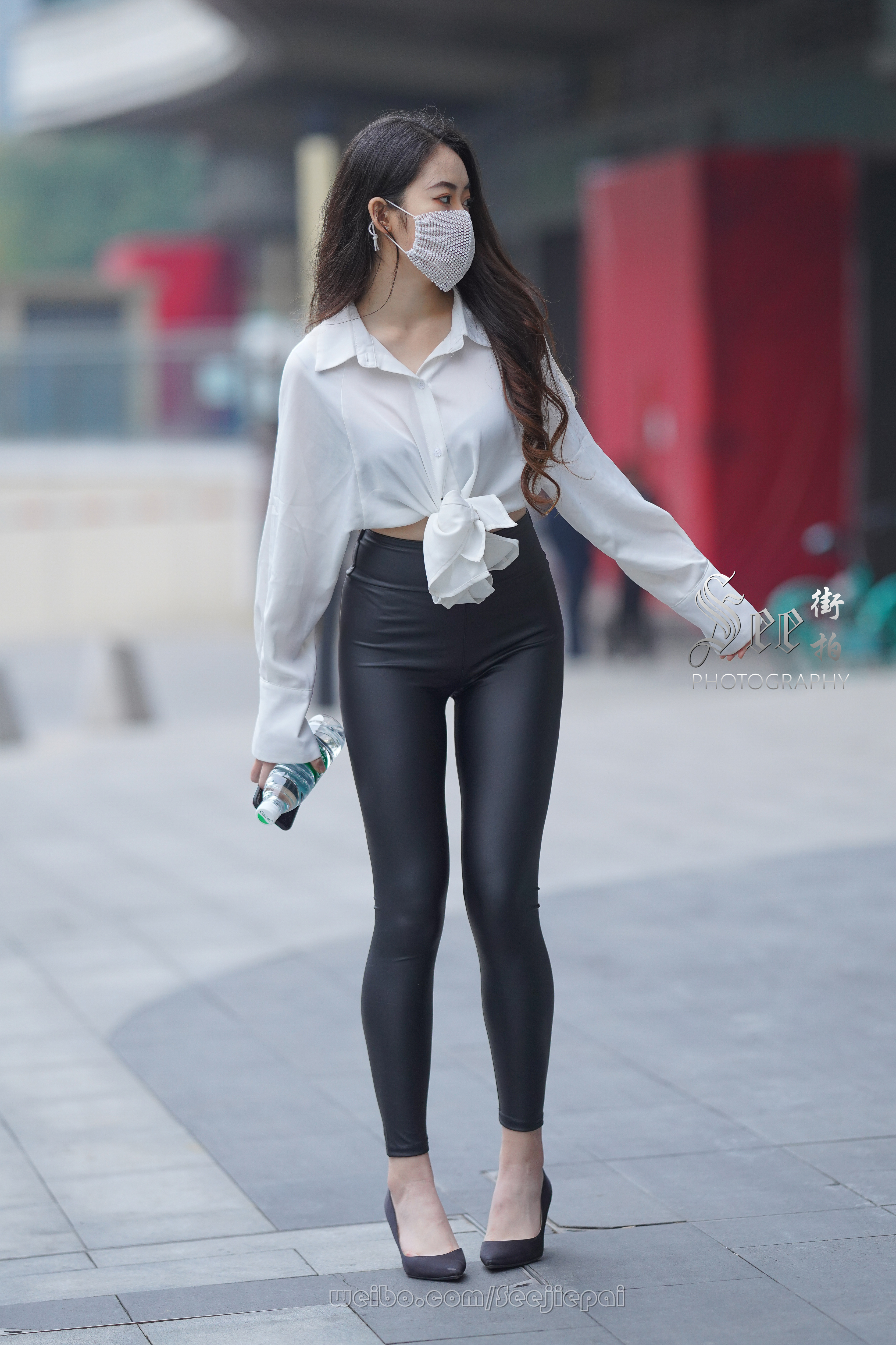 黑白搭配气质皮裤搭配~~ ​​​