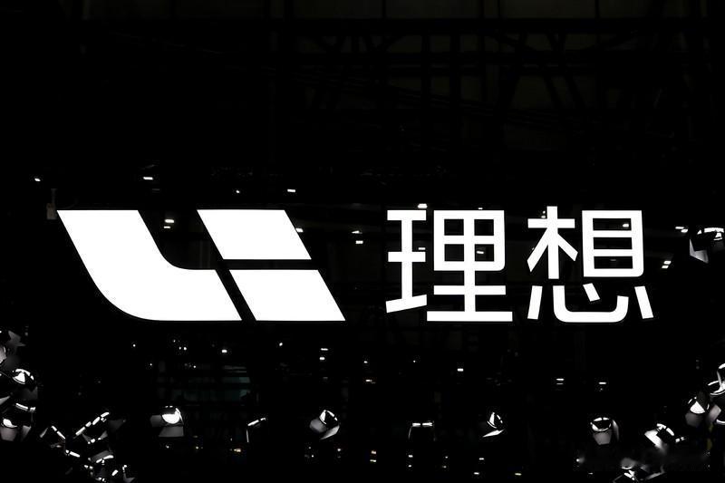 这绝对是智商税，骗鬼吃豆腐！
“卖一辆亏一辆”的论调，本质上是对现代企业财务结构