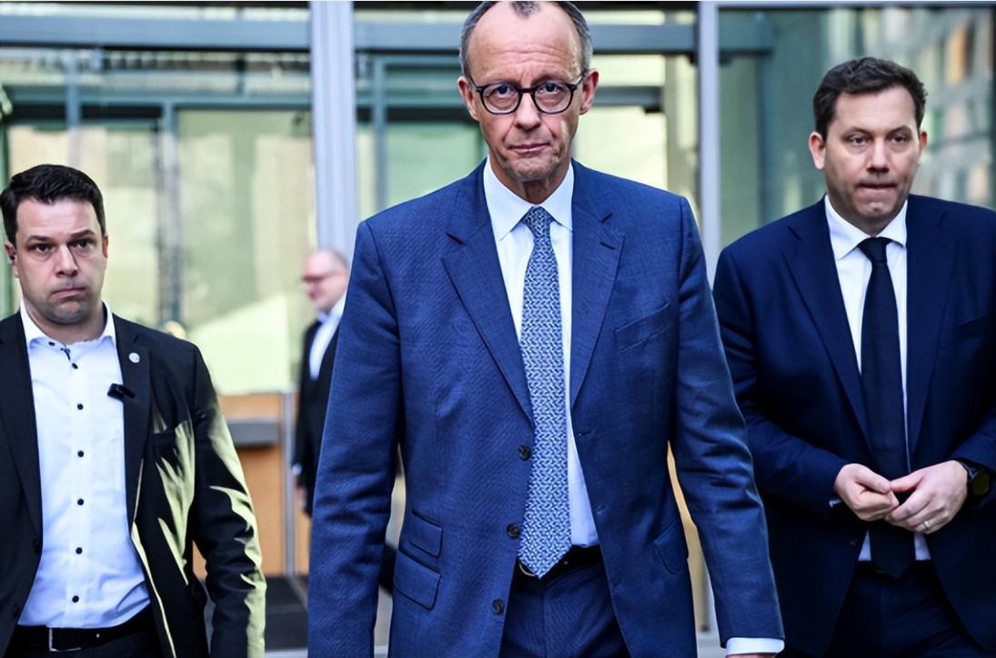 炸锅！冯德莱恩与默茨“决裂”，德国在俄罗斯资产问题上被孤立！

12月19日，德