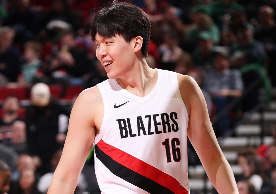 郭士强：王俊杰归队备战，杨瀚森按NBA国际球员规定随后合练
随着中国男篮夏训进入