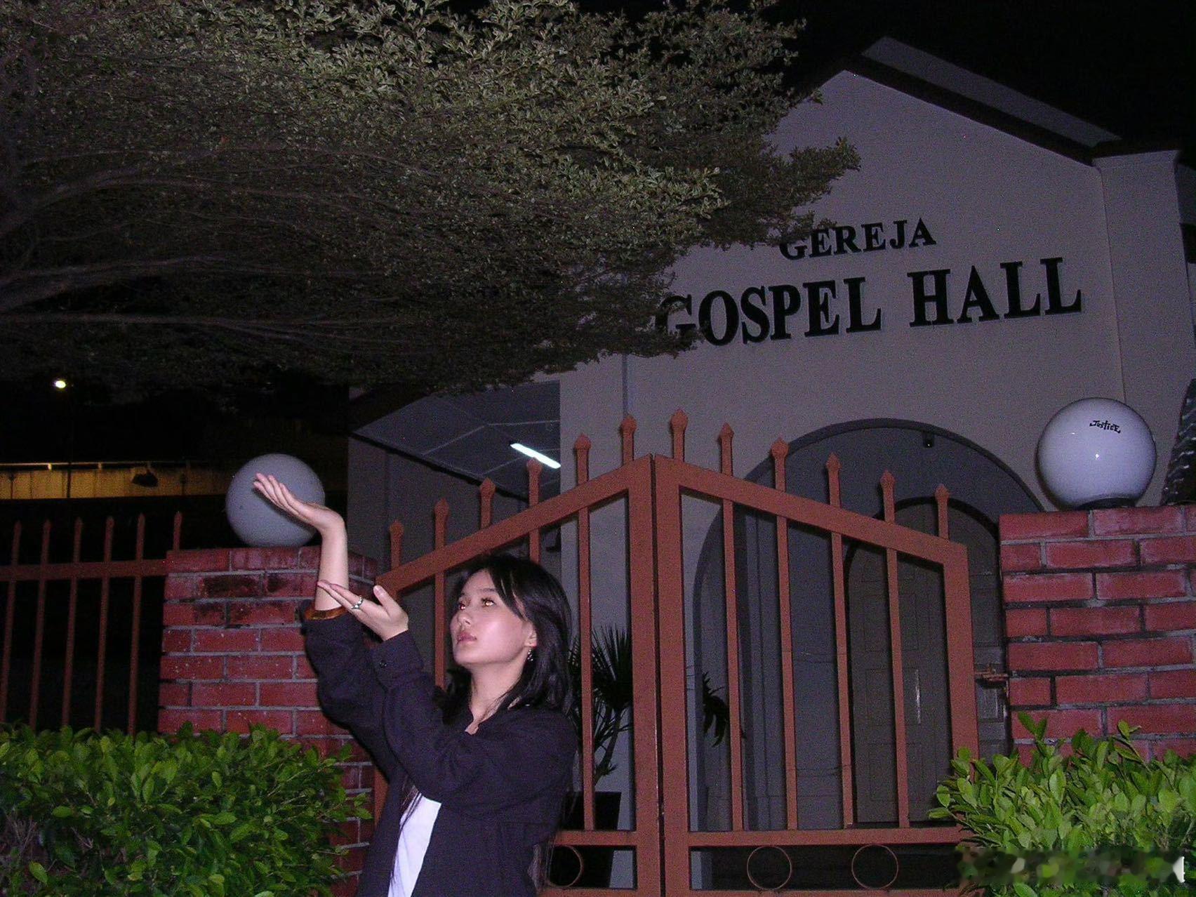 #张钰琪舞台一秒变个色# 武汉站星电音，张钰琪用实力征服观众！服装有创意，表演随