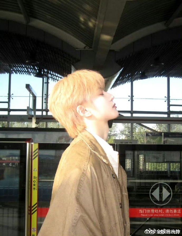 穆祉丞温柔以待真诚满分周五晚高疯穆祉丞自带温柔气场，待人谦和有礼，做事认真踏实，