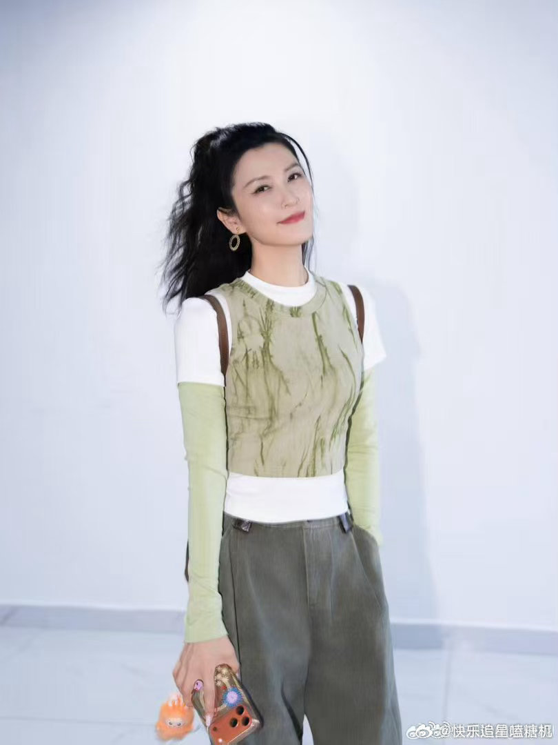 网传孙怡徐洁儿双人秀 倘若徐洁儿孙怡同台成真，我直接原地狂喜起飞，两种风格融合的