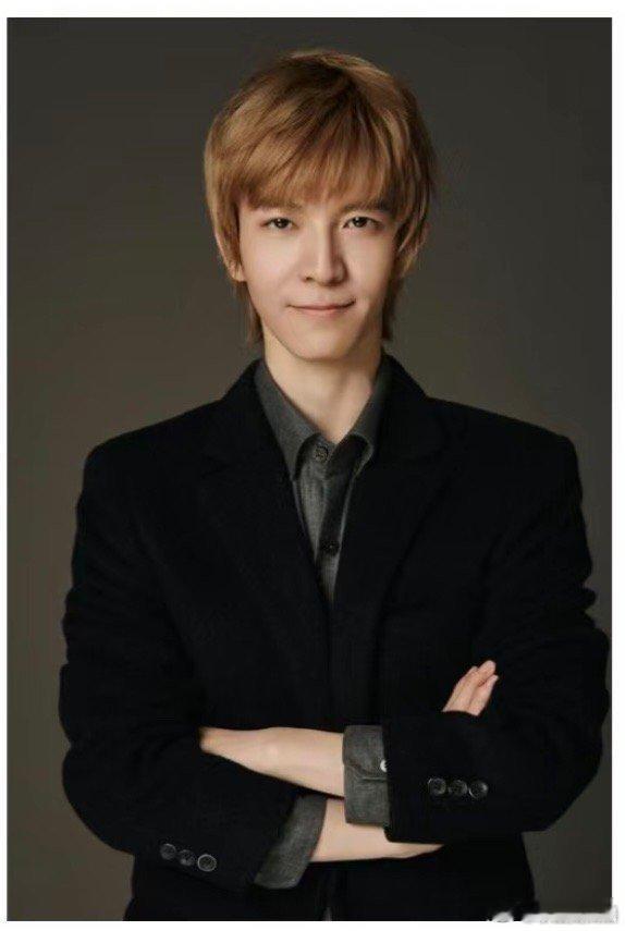 不管你们怎么质疑，郭导的审美是不可否认的！#郭敬明开新店人均消费1500元# ​