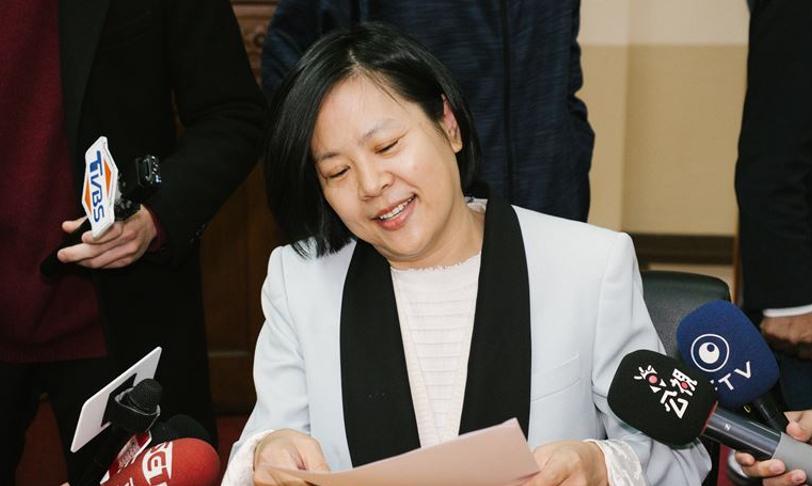 李贞秀进入立院内政委员会

立院今天（11日）选举各委员会召集委员，稍早内政委员