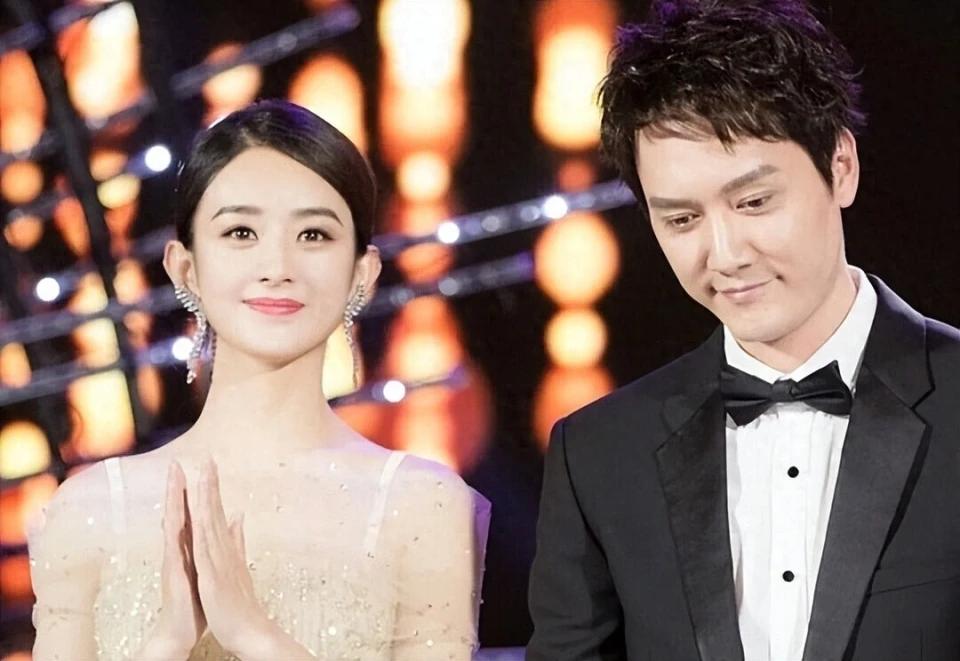 10亿家产，800万法拉利，抵不过她剥玉米的手。
娱乐圈的爱情腔调多得像超市里琳