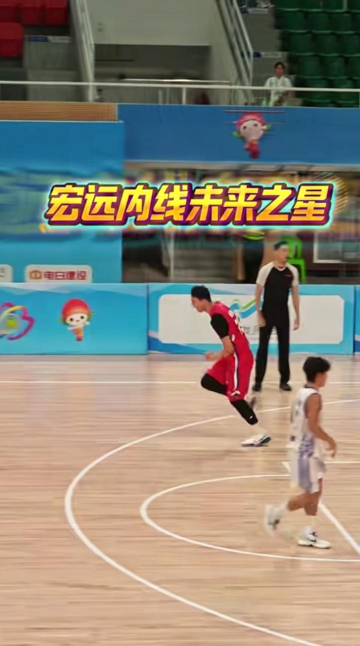 昨天，广东省运会湛江VS东莞的一场篮球比赛，引起现场湛江队球迷的不满，“没必要吧