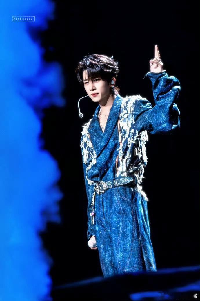 卓沅跳了青春有你主题曲卓沅跳了青春有你 一曲主题曲重温逐梦起点，卓沅带着当年的热