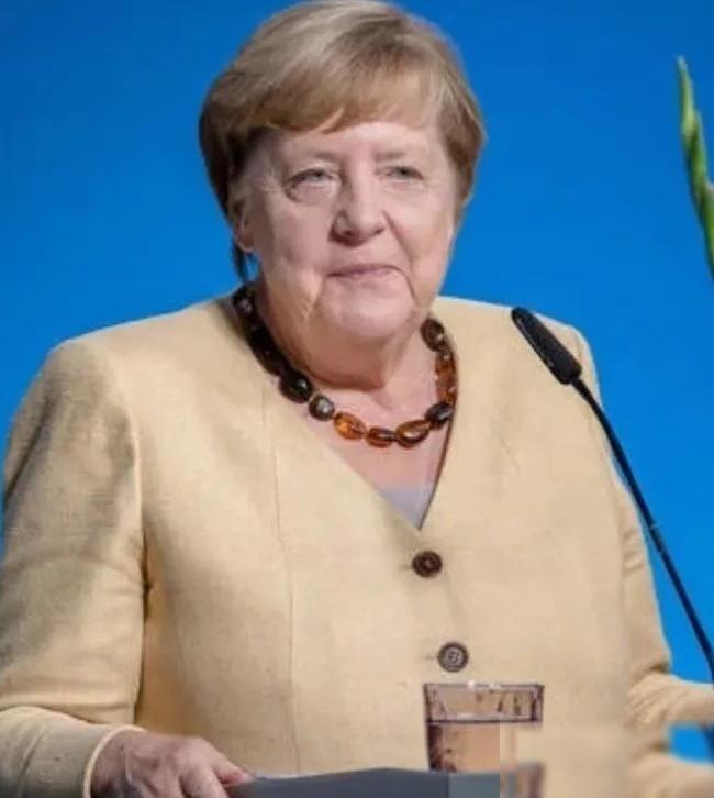 5月18日！德国前默克尔在接受访谈时说：“唐纳德·特朗普是个绝对不能被看扁的狠角