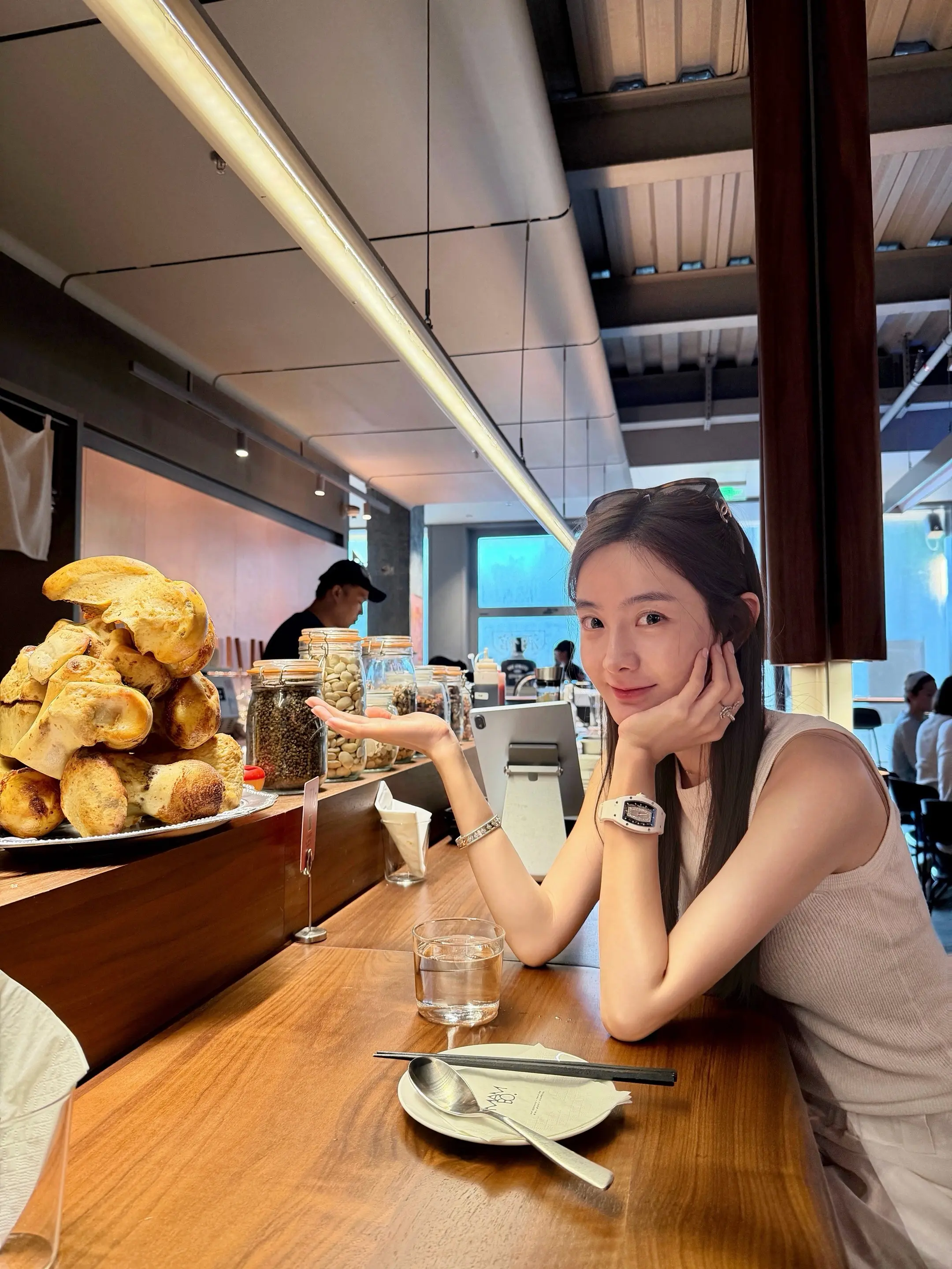 生活碎片松弛感疗愈空间 女明星用餐 发呆圣地