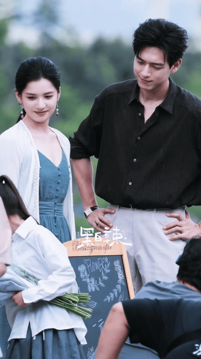 雾里青阵容官宣李现张婧仪新剧官宣杀青杀青路透好有故事感，对峙、奔跑、相拥各种名场
