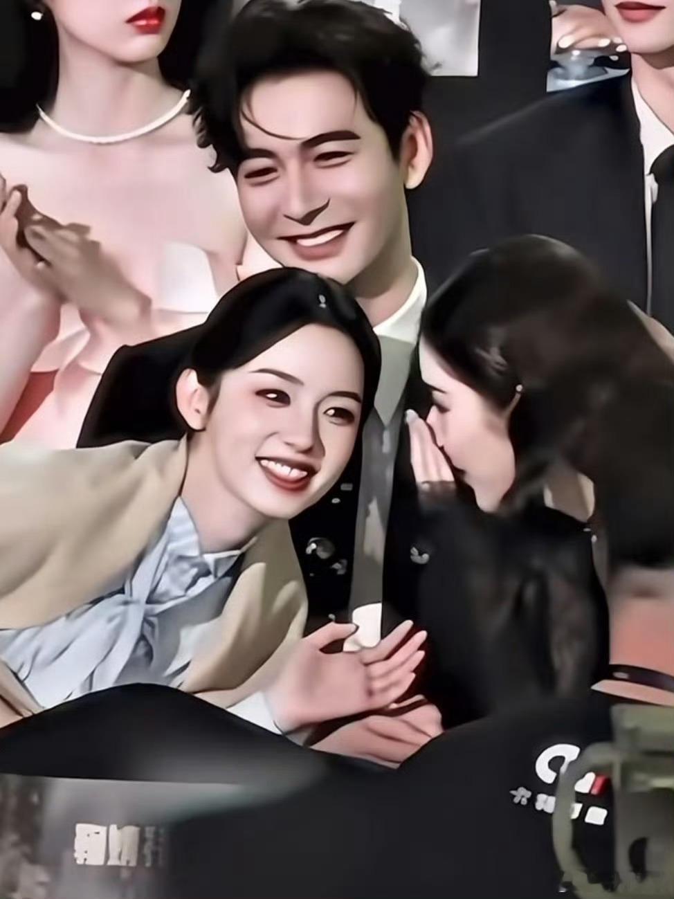 陈星旭像奶了两个孩子 哈哈哈哈哈哈从昨晚笑到现在了谁来给陈星旭周也王玉雯递个本子