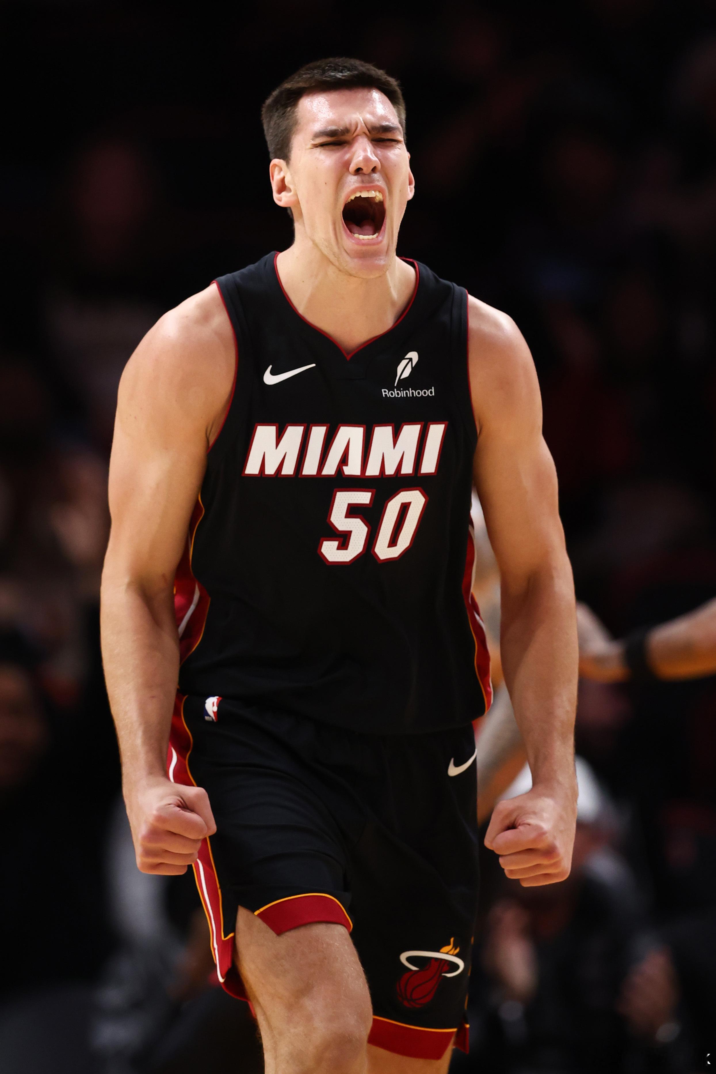 热火已在NBA自由球员市场开启前，完成所有必须处理的合同事务：1️⃣维金斯执行球