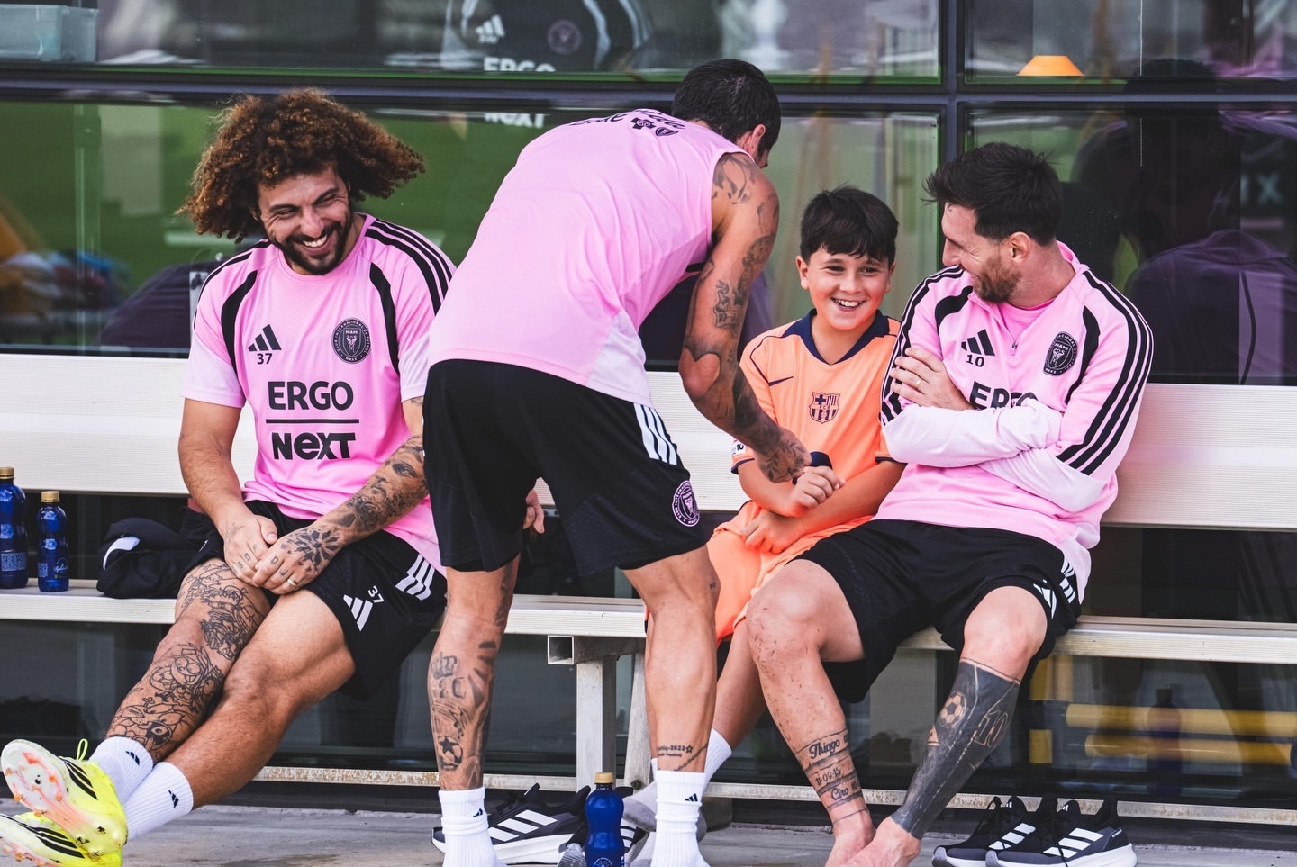 二哥竟然害羞了梅西迈阿密国际