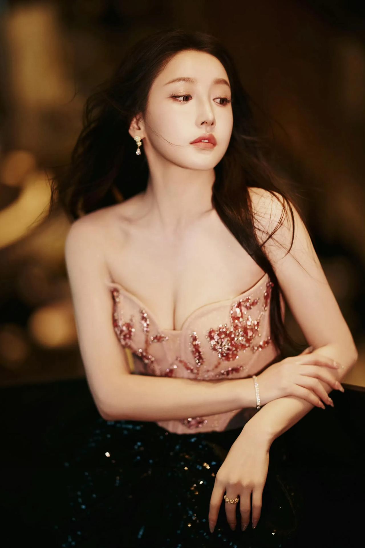 姜贞羽