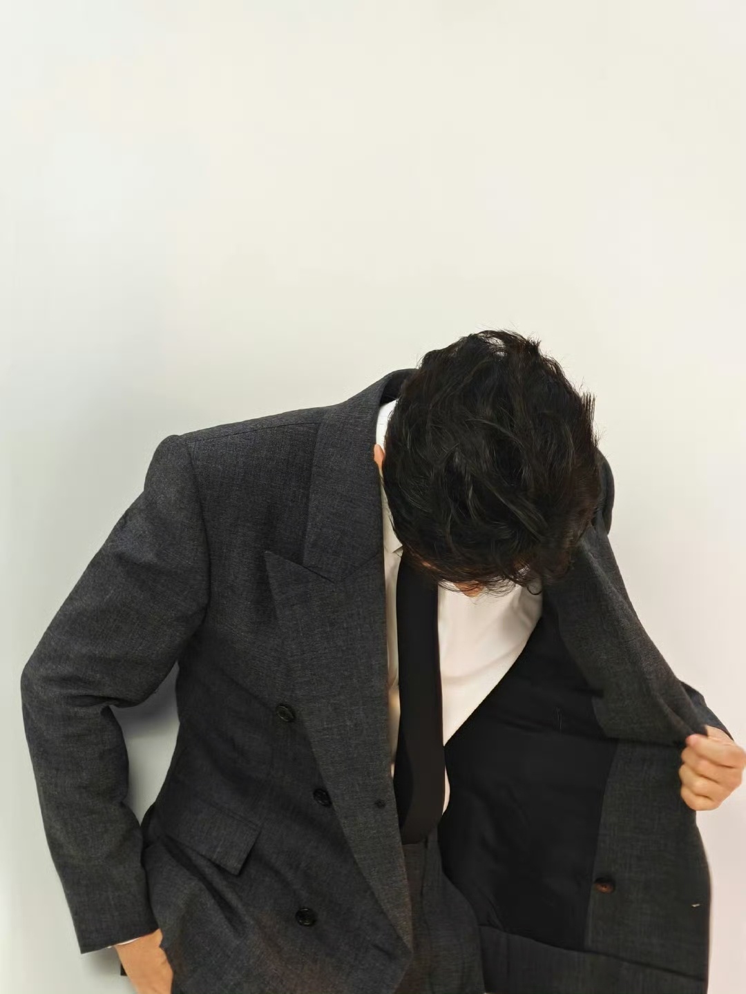 肖战十日终焉爆剧玄学  还是得说十日终焉和齐夏好大的福气，能有肖战，狠狠接住这个