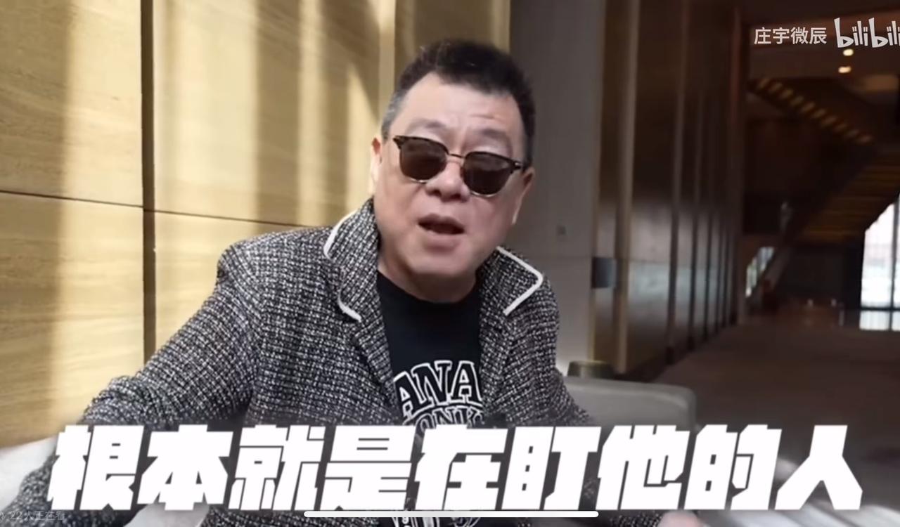 孙德荣称小于的经纪人不够爱他，

完全就是他看住他，

还透露自己训练他并没有收