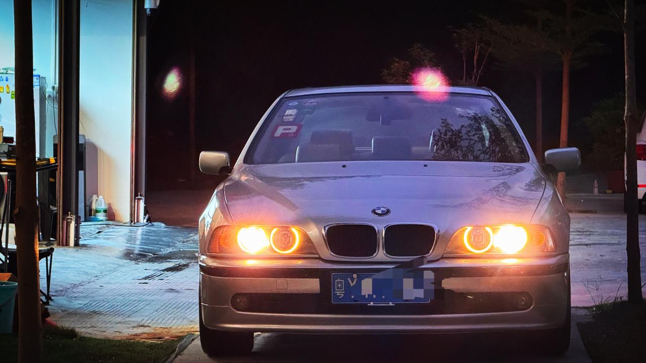 最近看着它，都有种时光穿越的感觉
它陪着我超过十年了，越来越有味道
这是一种现代