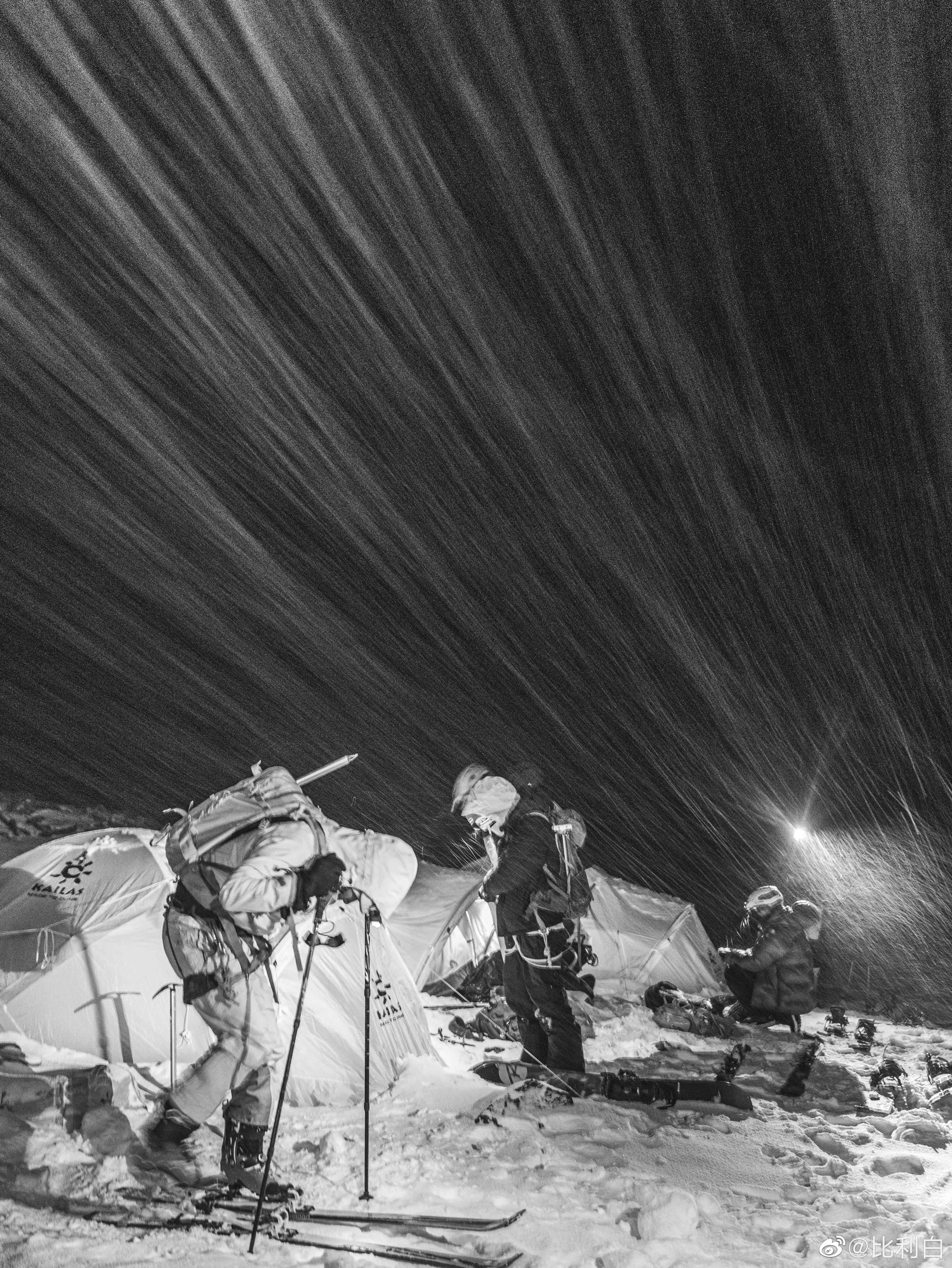 是五千米的雪与风一群不知疲倦的人🏔️常春峰📷阿鹤 ​​​