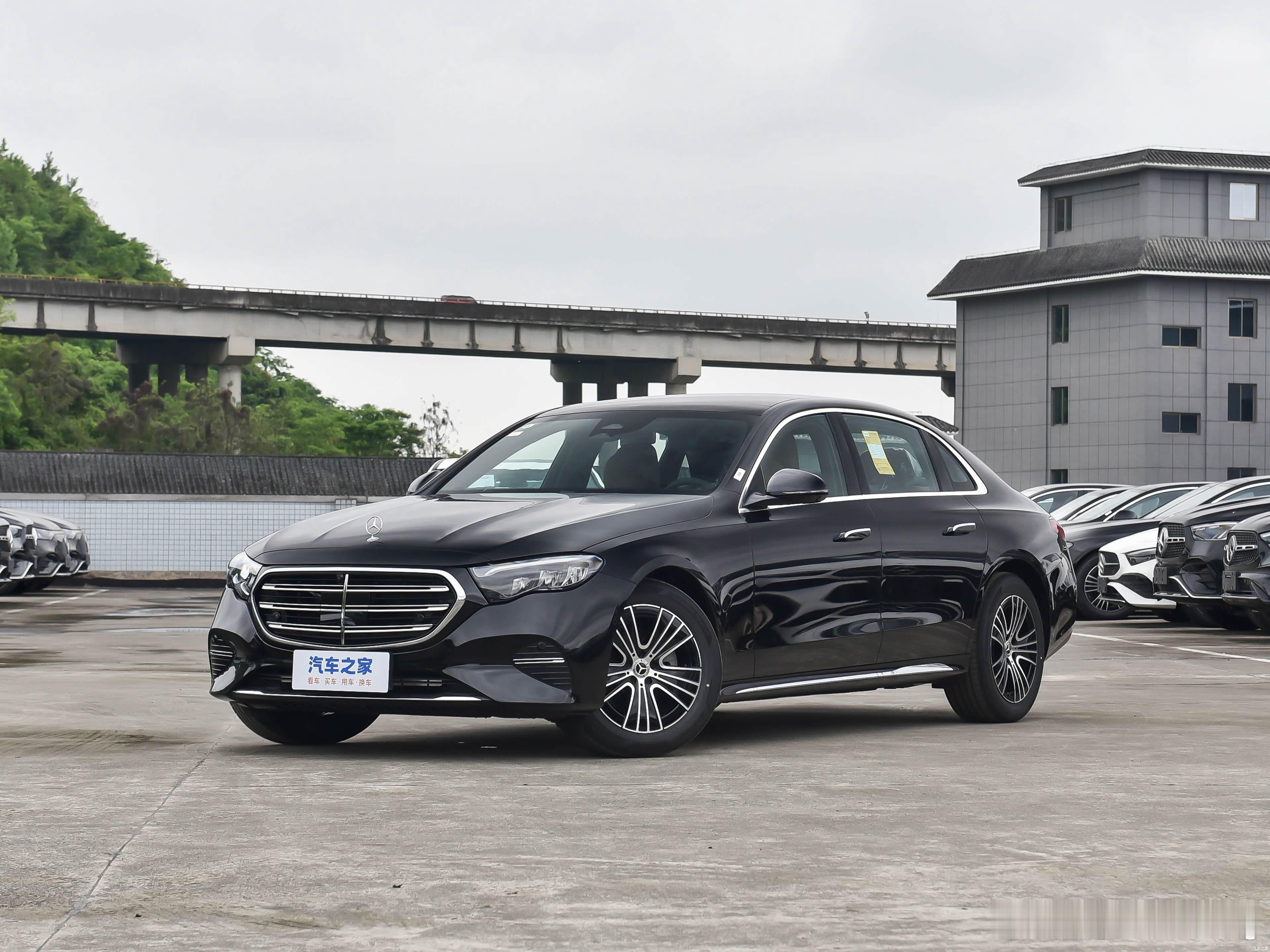 奔驰E 已经开启降价模式 E260L 经典 纯裸 29.3万E300L 豪华 纯