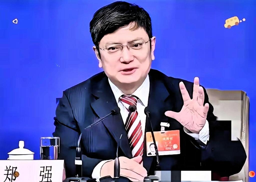 “浙大教授”郑强，再次抛出惊人言论！
​他说：“中国是人口大国、劳动力大国，人工