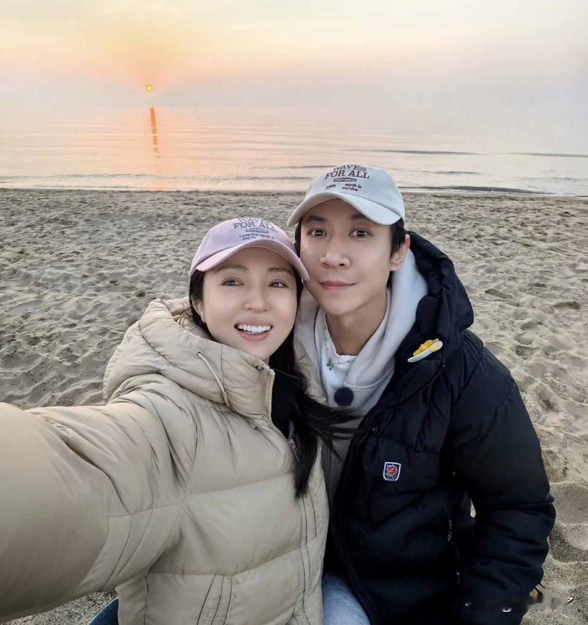 婚后的董璇和张维伊，日子过得安稳又幸福。单看张维伊的面相就能感觉到，他身上一定藏