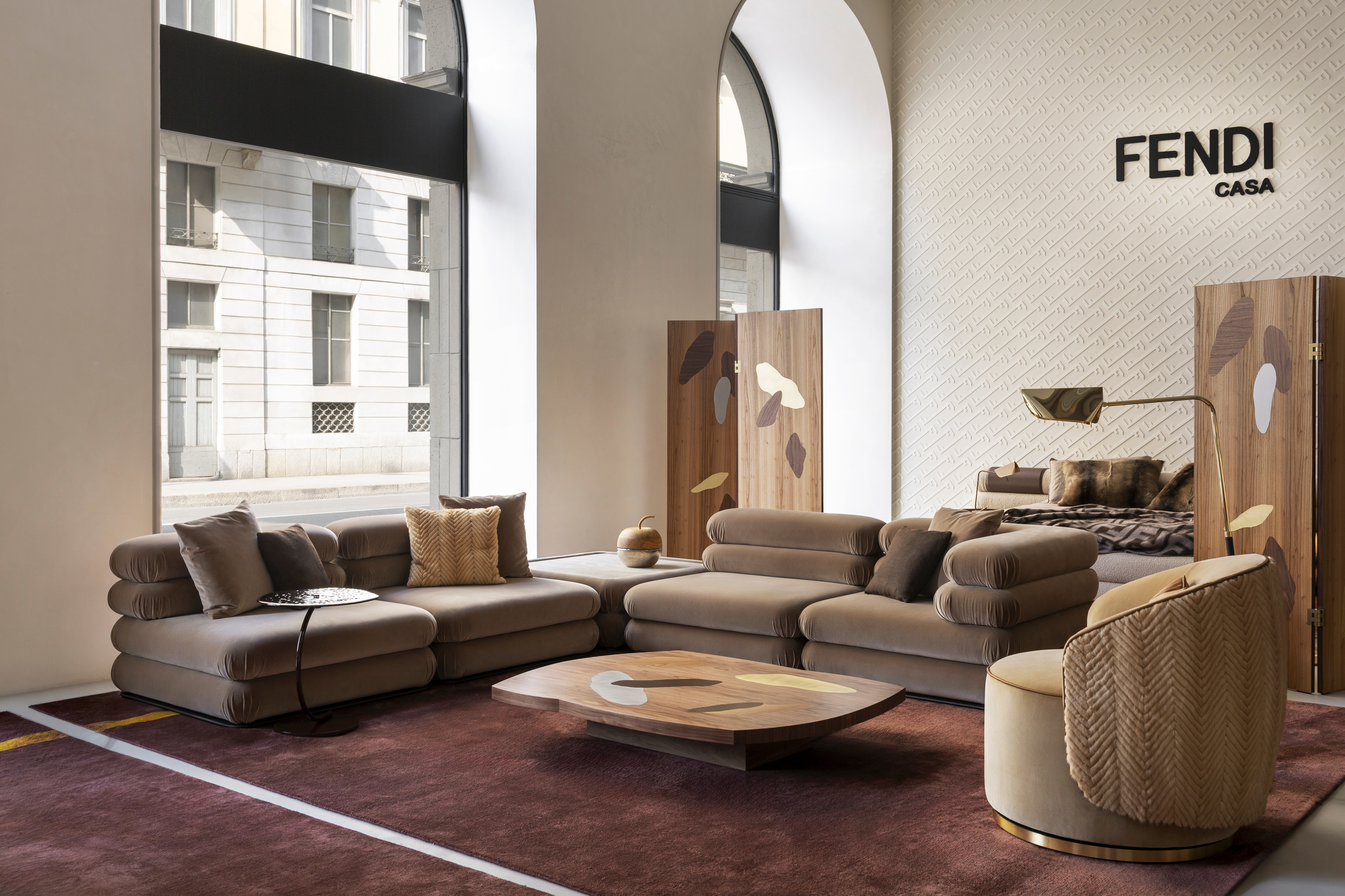 虎弟说时尚 米兰设计周期间，FENDI Casa不仅推出全新设计，更对经典之作加