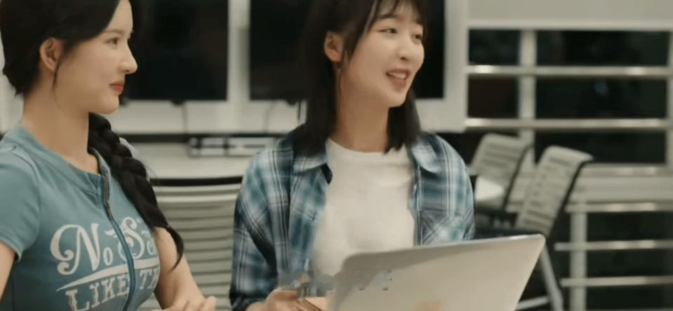 邓恩熙演得我想家了 看完满脑子都是她等儿子回家的眼神，那种期待和落空的复杂情绪被