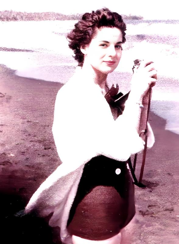 [微风]美国女特工好不容易将卡斯特罗勾上床，缠绵一夜后，准备给其牛奶杯投毒，卡斯