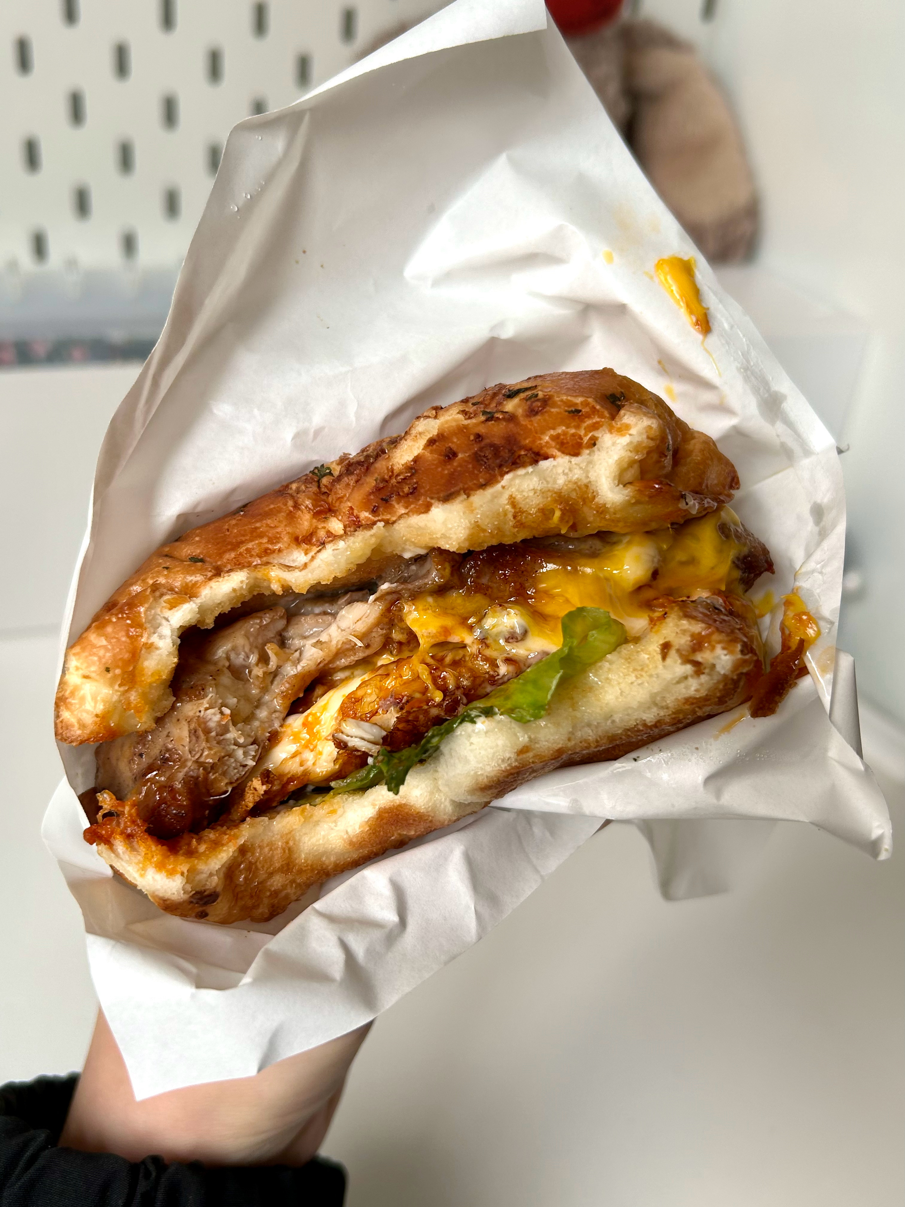 所有人感受这个必胜客汉堡🍔 