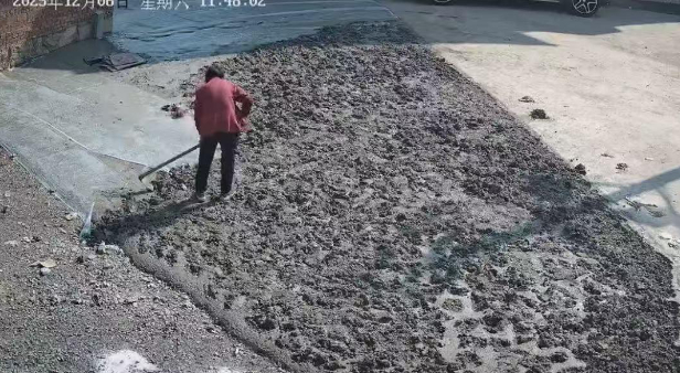 【当地村干部回应#村民修路遭老人破坏#：双方是亲戚，长期有矛盾 镇政府已介入调查