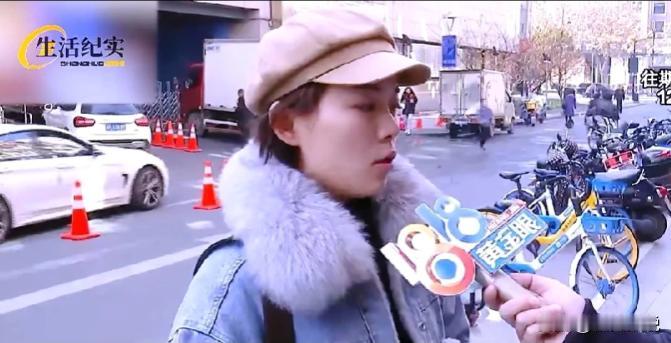 “这女子彻底火了。”杭州，女子去火锅店吃饭，特意拿出价值4000元的保温杯，叫服