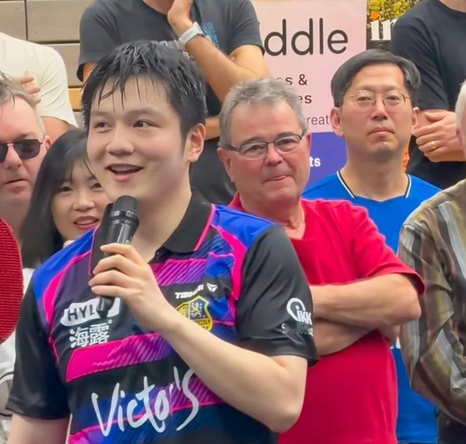 没有饭圈喧嚣争吵，没有胜负绑架的极致压力，没有压抑紧绷的氛围，只剩纯粹的欢喜、真