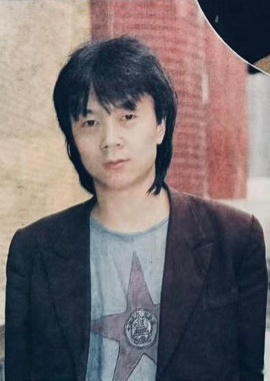 “崔健时间”，其实我觉得老崔“长得一直都挺好看的”！ 