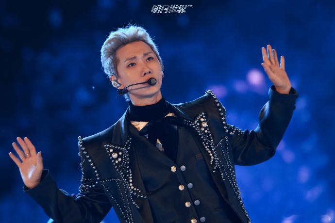 汪苏泷好评身边好多朋友都安利汪苏泷这场巡演，亲身打卡后彻底沦陷，炫酷的赛博机甲布