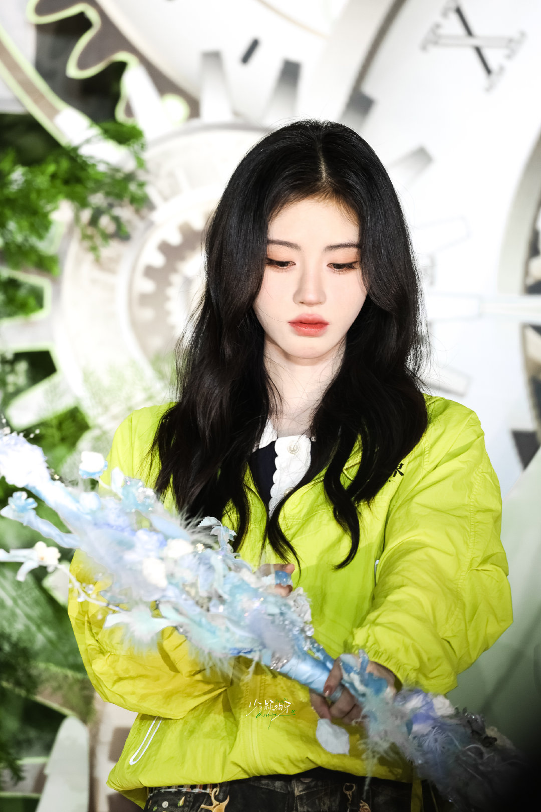 jjy鞠婧祎万花世界 jjy鞠婧祎苏绿夏 “玫瑰之所以是玫瑰，是风与光的眷顾，更