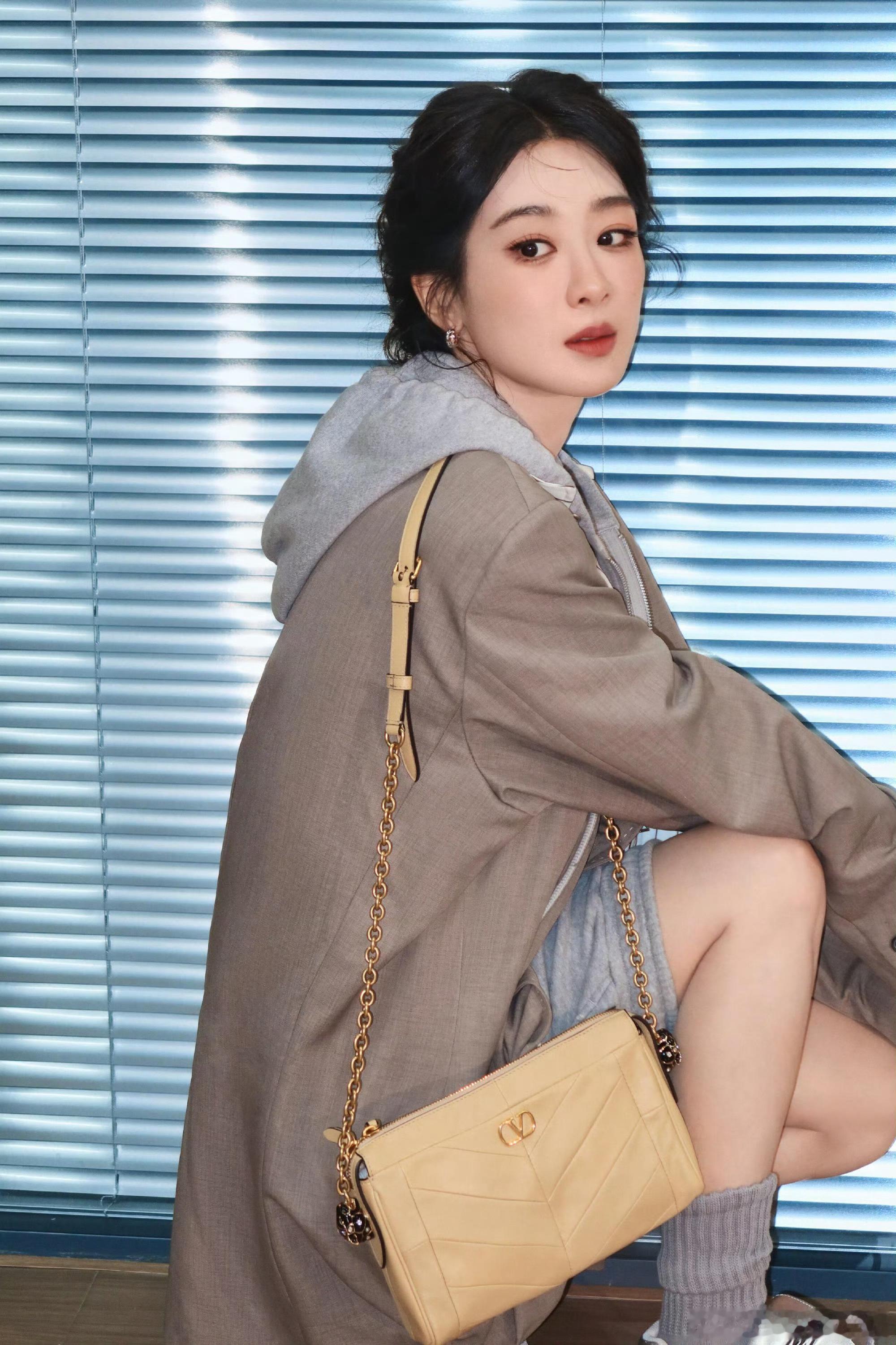 电视剧玉兰花开君再来 yz杨紫董竹君 yz杨紫玉兰花开君再来“不同蔷薇，你可是明
