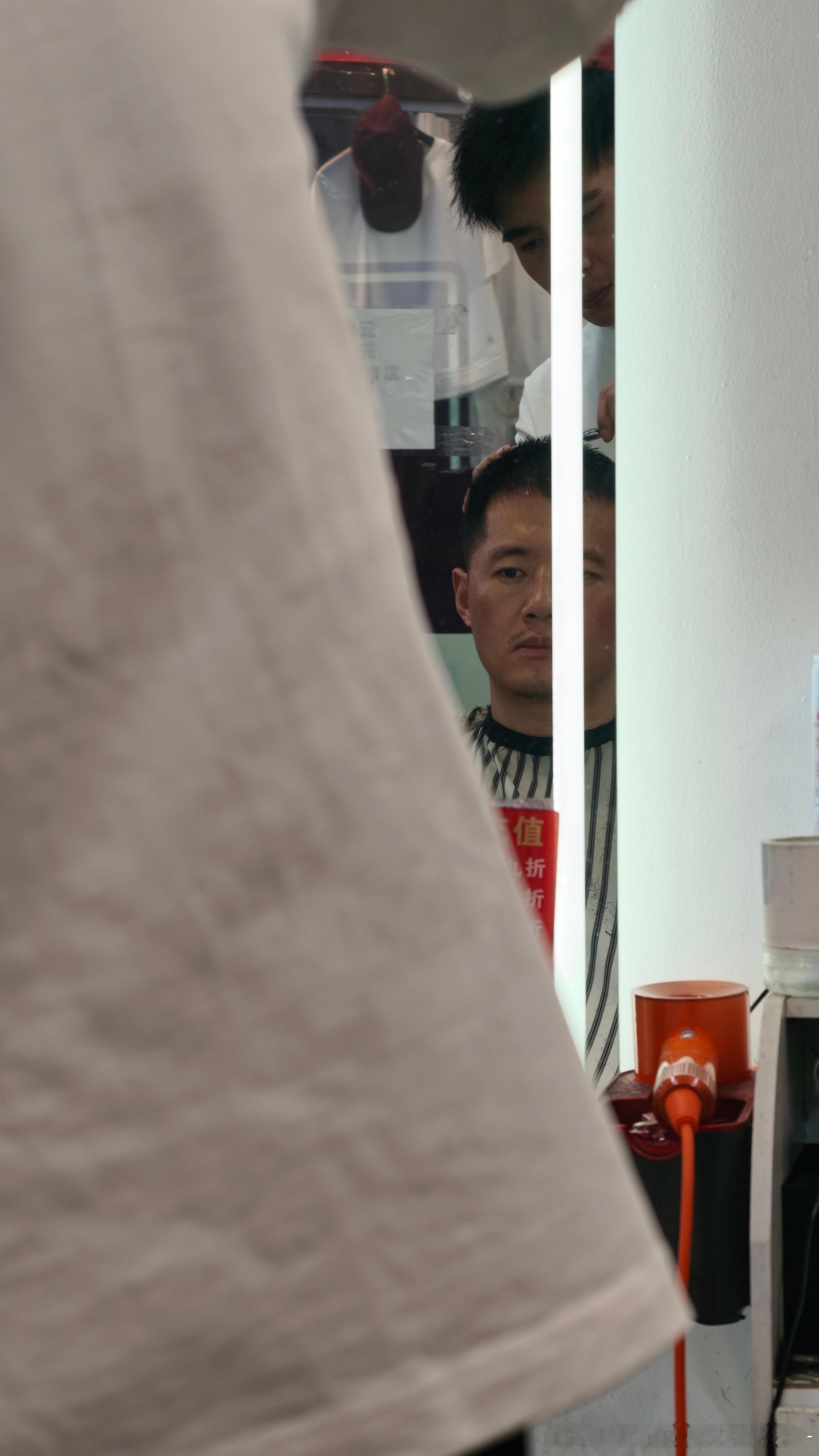 我的大鹅生日快乐，要一直无忧无虑开开心心，每天做饭给我吃，我会继续在你背后偷拍你