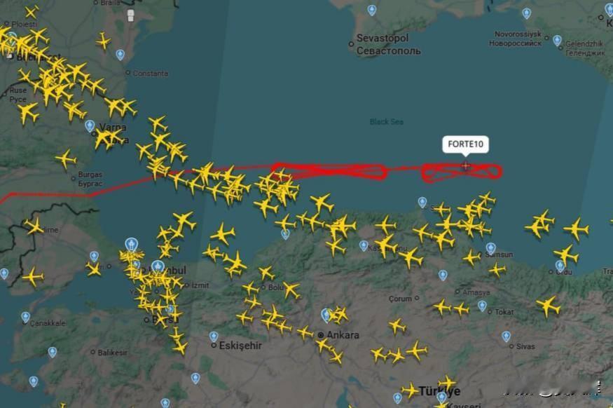 美军侦察机现身黑海上空
 
据航班追踪平台Flightradar数据显示，黑海海
