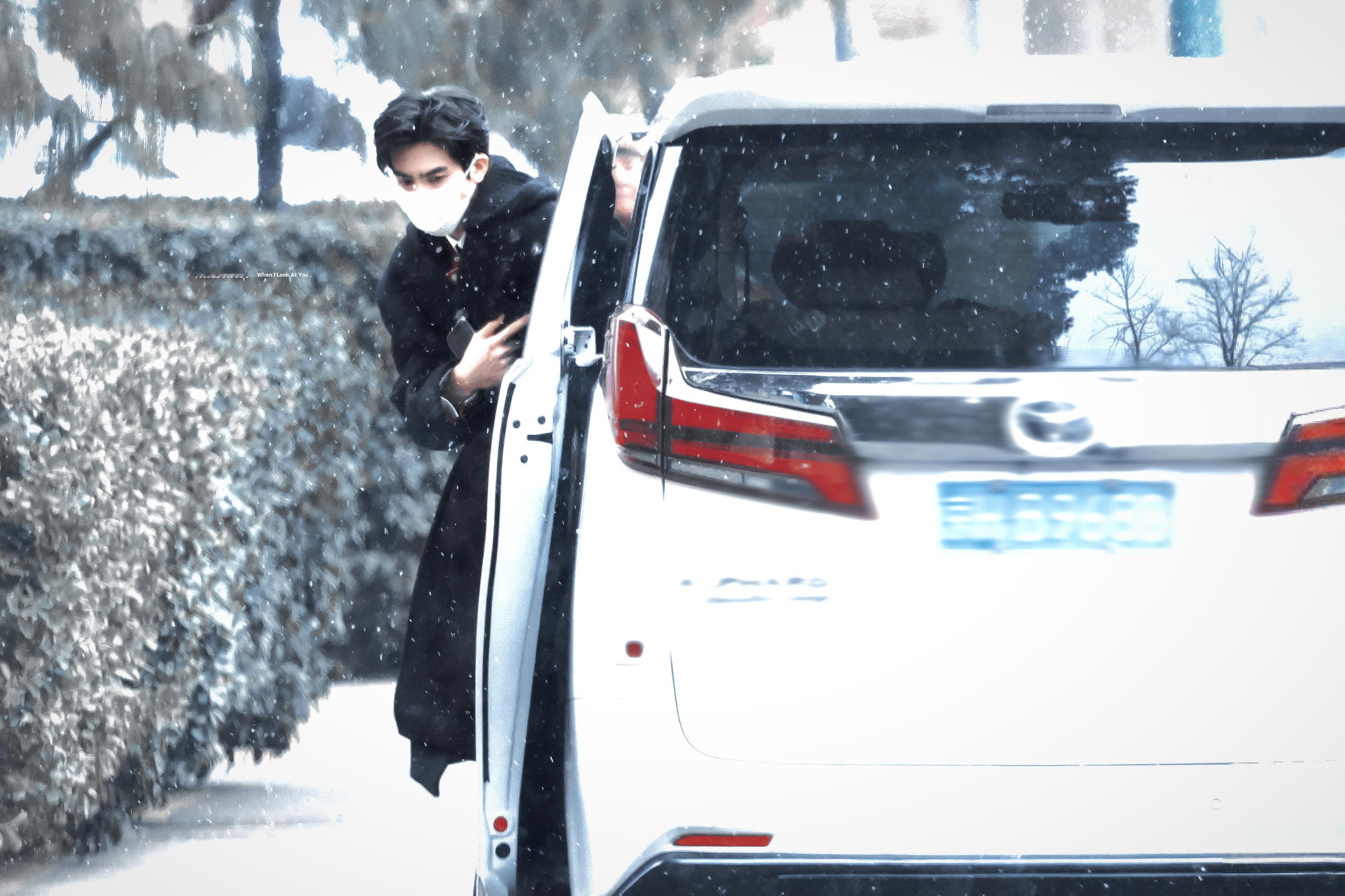 林屿森这个雪是真的有点氛围感了