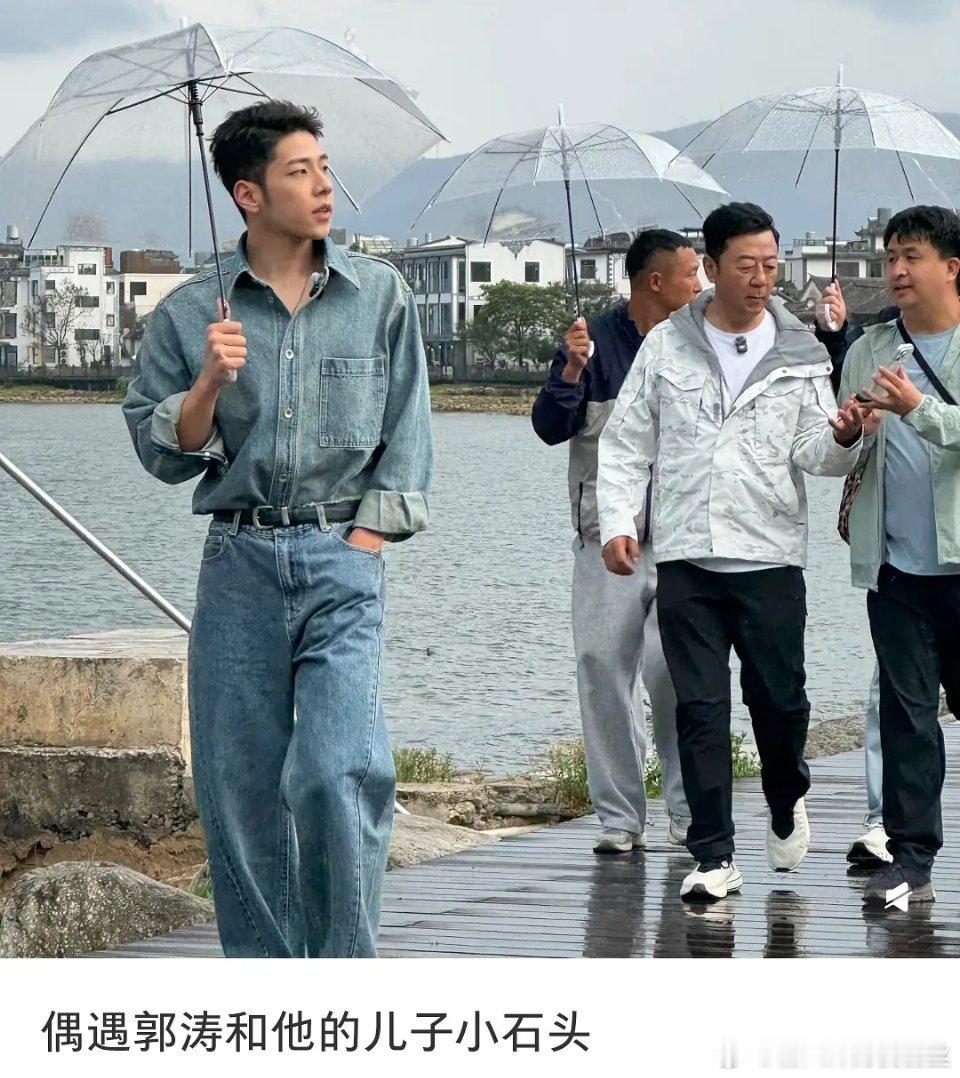 当年八组被雪藏，石头吃鸡蛋的名场面在八组挂了那么久…… 